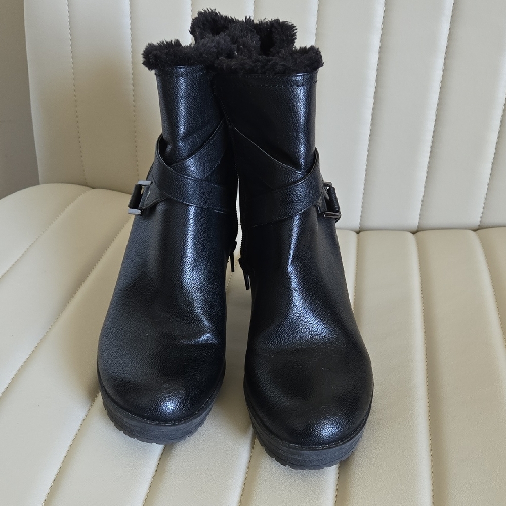 Guess Black Ankle Booties with Fur Lining